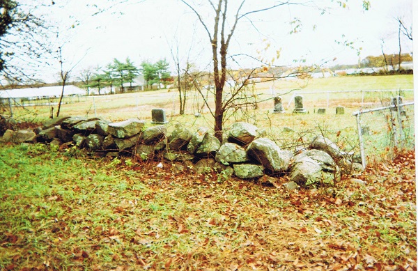 vaughn-cemetery-west-side-stone-wall